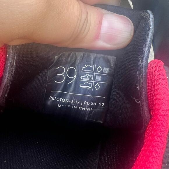 Peloton PL-SH-02 Cycling Shoes w/ Cleats Black Red Size 39 EU (Women's 8 US) EUC - Picture 9 of 10